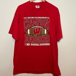 Wisconsin Badgers Big 10 Championship Tee Size XL 2011 Cotton Red Football UWM
